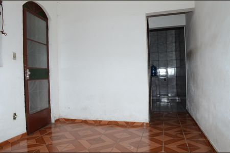 Sala de casa para alugar com 1 quarto, 40m² em Maria Goretti, Belo Horizonte