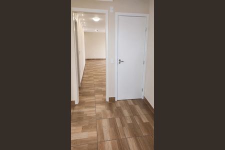 Corredor de apartamento para alugar com 2 quartos, 39m² em Jardim Vaz de Lima, São Paulo