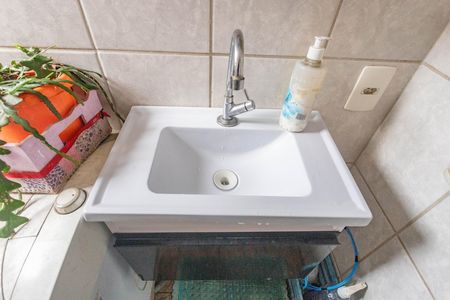 Banheiro  de apartamento à venda com 2 quartos, 48m² em Jardim Apura, Diadema