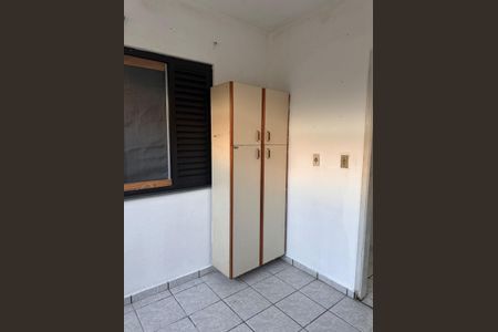 Casa para alugar com 219m², 2 quartos e 2 vagas Casa para alugar com 219m², 2 quartos e 2 vagasBanheiro