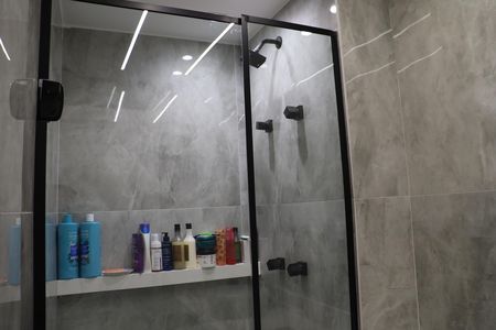 Apartamento à venda com 60m², 2 quartos e 1 vaga Apartamento à venda com 60m², 2 quartos e 1 vagaBanheiro da Suíte