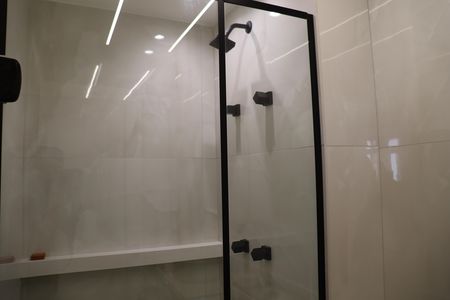 Apartamento à venda com 60m², 2 quartos e 1 vaga Apartamento à venda com 60m², 2 quartos e 1 vagaBanheiro Social