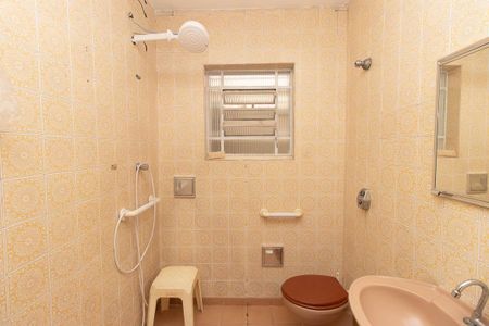 Banheiro de casa à venda com 3 quartos, 250m² em Jardim Tremembe, São Paulo