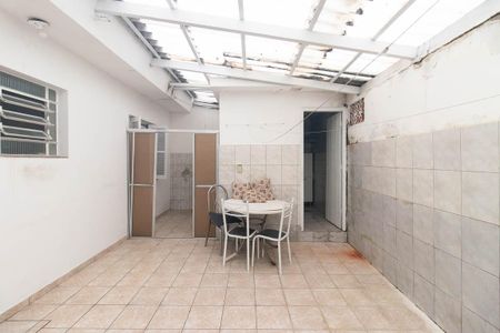 Quintal de casa à venda com 3 quartos, 250m² em Jardim Tremembe, São Paulo