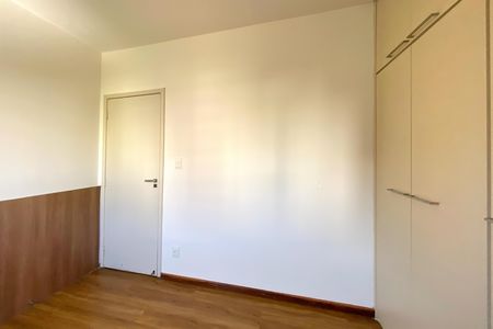 Apartamento à venda com 280m², 4 quartos e 3 vagas Apartamento à venda com 280m², 4 quartos e 3 vagasQuarto 4