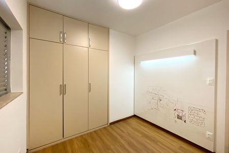 Apartamento à venda com 280m², 4 quartos e 3 vagas Apartamento à venda com 280m², 4 quartos e 3 vagasQuarto 2