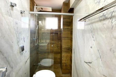 Apartamento à venda com 280m², 4 quartos e 3 vagas Apartamento à venda com 280m², 4 quartos e 3 vagasBanheiro