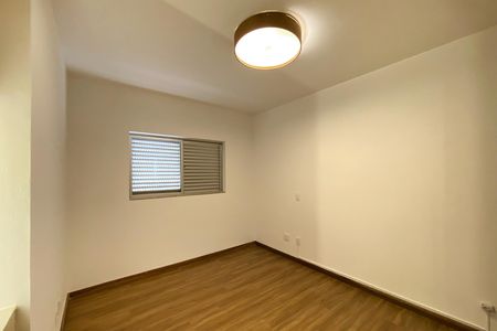 Apartamento à venda com 280m², 4 quartos e 3 vagas Apartamento à venda com 280m², 4 quartos e 3 vagasSuite 1