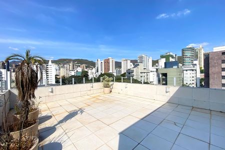 Apartamento à venda com 280m², 4 quartos e 3 vagas Apartamento à venda com 280m², 4 quartos e 3 vagasCobertura