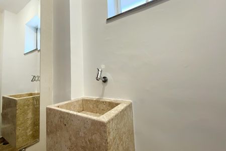 Apartamento à venda com 280m², 4 quartos e 3 vagas Apartamento à venda com 280m², 4 quartos e 3 vagasLavabo
