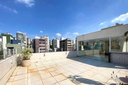 Apartamento à venda com 280m², 4 quartos e 3 vagas Apartamento à venda com 280m², 4 quartos e 3 vagasCobertura