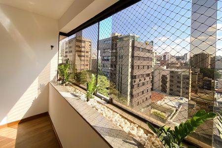 Apartamento à venda com 280m², 4 quartos e 3 vagas Apartamento à venda com 280m², 4 quartos e 3 vagasVaranda da Sala