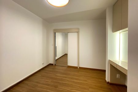Apartamento à venda com 280m², 4 quartos e 3 vagas Apartamento à venda com 280m², 4 quartos e 3 vagasSuite 1