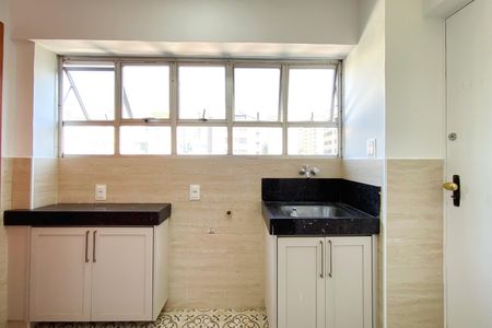 Apartamento à venda com 280m², 4 quartos e 3 vagas Apartamento à venda com 280m², 4 quartos e 3 vagasÁrea de Serviço