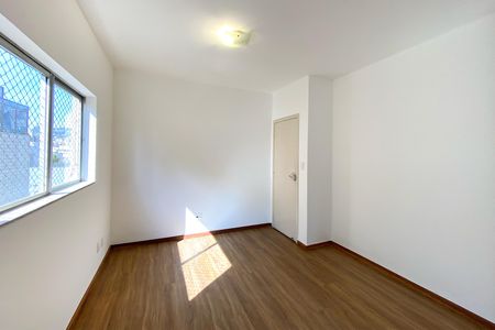 Apartamento à venda com 280m², 4 quartos e 3 vagas Apartamento à venda com 280m², 4 quartos e 3 vagasSala de Estar