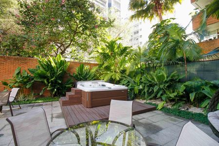 Apartamento à venda com 67m², 1 quarto e 1 vaga Apartamento à venda com 67m², 1 quarto e 1 vagaÁrea Comum - Piscina e Hidromassagem