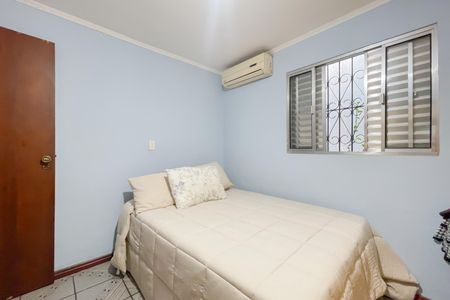 Quarto 2 de casa à venda com 3 quartos, 200m² em Santo Antônio, Osasco