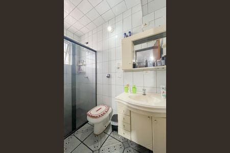 Banheiro da Suíte de casa à venda com 3 quartos, 200m² em Santo Antônio, Osasco