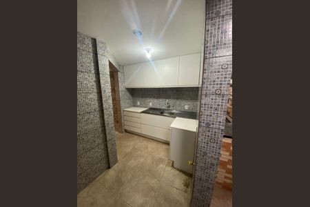 Cozinha de casa de condomínio para alugar com 3 quartos, 75m² em Jardim Itu, Porto Alegre