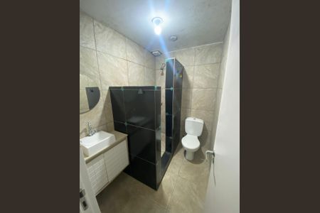 Banheiro  de casa de condomínio para alugar com 3 quartos, 75m² em Jardim Itu, Porto Alegre