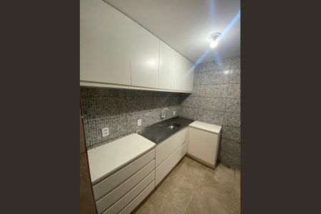 Cozinha de casa de condomínio para alugar com 3 quartos, 75m² em Jardim Itu, Porto Alegre