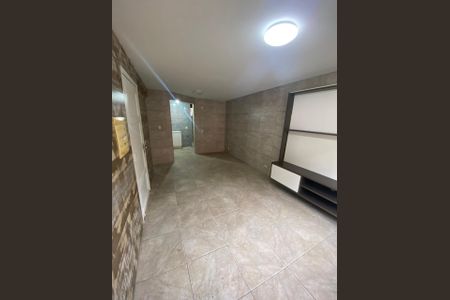 Sala de casa de condomínio para alugar com 3 quartos, 75m² em Jardim Itu, Porto Alegre