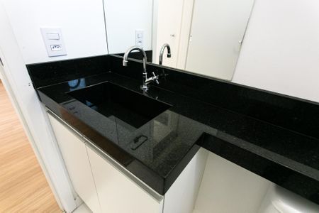 Banheiro de apartamento para alugar com 2 quartos, 54m² em Vila Esperança, São Paulo