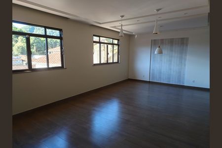 Casa para alugar com 200m², 4 quartos e 3 vagas Casa para alugar com 200m², 4 quartos e 3 vagasSala