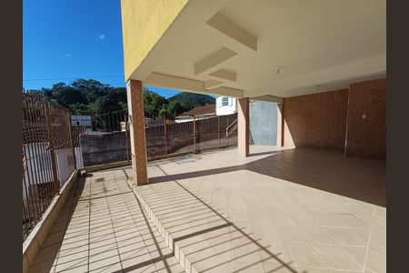 Casa para alugar com 200m², 4 quartos e 3 vagas Casa para alugar com 200m², 4 quartos e 3 vagasVaranda