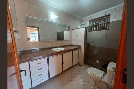 Casa para alugar com 200m², 4 quartos e 3 vagas Casa para alugar com 200m², 4 quartos e 3 vagasBanheiro da Suíte 1