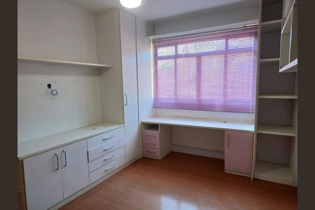 Casa para alugar com 200m², 4 quartos e 3 vagas Casa para alugar com 200m², 4 quartos e 3 vagassuíte2