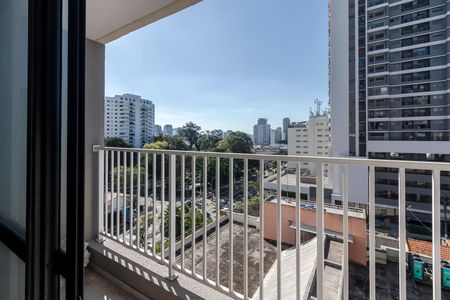 Studio para alugar com 27m², 1 quarto e sem vaga Studio para alugar com 27m², 1 quarto e sem vagaVaranda