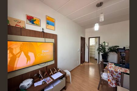 Sala de apartamento para alugar com 3 quartos, 70m² em Padre Eustáquio, Belo Horizonte