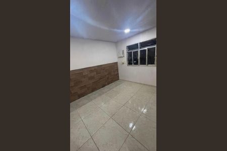 Quarto de casa para alugar com 3 quartos, 70m² em Centro, Nilópolis