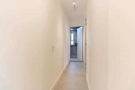 Corredor de apartamento para alugar com 2 quartos, 62m² em Jardim Santa Emilia, São Paulo