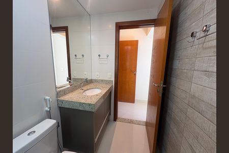 Apartamento para alugar com 150m², 4 quartos e 3 vagas Apartamento para alugar com 150m², 4 quartos e 3 vagasBanheiro da Suíte 1