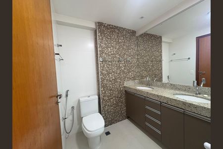 Apartamento para alugar com 150m², 4 quartos e 3 vagas Apartamento para alugar com 150m², 4 quartos e 3 vagasBanheiro da Suíte 4