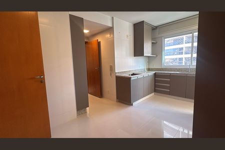 Apartamento para alugar com 150m², 4 quartos e 3 vagas Apartamento para alugar com 150m², 4 quartos e 3 vagasCozinha