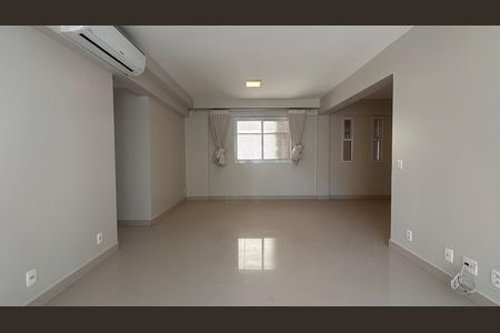 Apartamento para alugar com 150m², 4 quartos e 3 vagas Apartamento para alugar com 150m², 4 quartos e 3 vagasSala