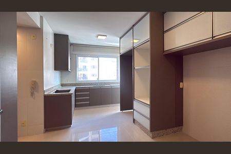 Apartamento para alugar com 150m², 4 quartos e 3 vagas Apartamento para alugar com 150m², 4 quartos e 3 vagasCozinha