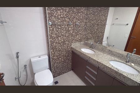 Apartamento para alugar com 150m², 4 quartos e 3 vagas Apartamento para alugar com 150m², 4 quartos e 3 vagasBanheiro suite 1