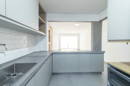 Cozinha de apartamento para alugar com 2 quartos, 78m² em Batel, Curitiba