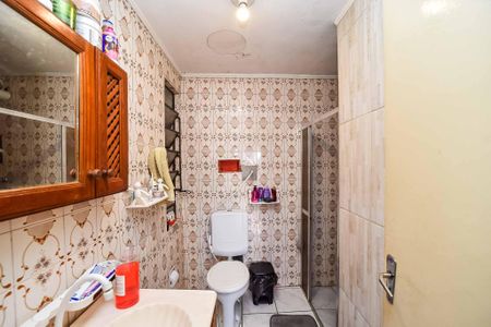 Banheiro de apartamento à venda com 3 quartos, 104m² em Rubem Berta, Porto Alegre