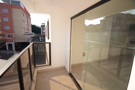 Apartamento à venda com 76m², 3 quartos e 2 vagas Apartamento à venda com 76m², 3 quartos e 2 vagasVaranda da Sala