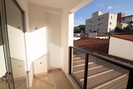 Apartamento à venda com 76m², 3 quartos e 2 vagas Apartamento à venda com 76m², 3 quartos e 2 vagasVaranda da Sala