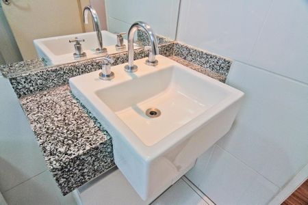 Apartamento para alugar com 83m², 2 quartos e 2 vagasBanheiro da Suíte
