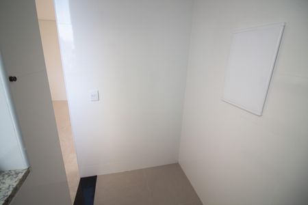 Apartamento à venda com 3 quartos, 76m² em Serrano, Belo Horizonte
