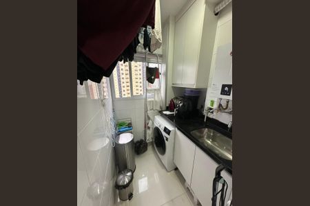 Apartamento à venda com 72m², 2 quartos e 2 vagasÁrea de serviço