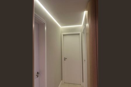 Apartamento à venda com 72m², 2 quartos e 2 vagasCorredor