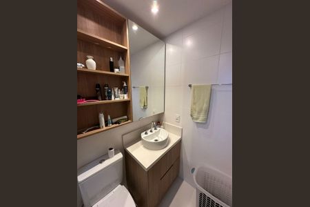 Apartamento à venda com 72m², 2 quartos e 2 vagasBanheiro